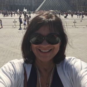 Meet your Posher, Debbie